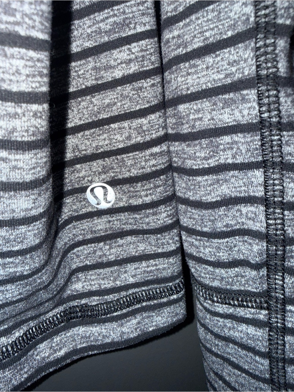 Men’s Lululemon Large Black Striped Hoddie